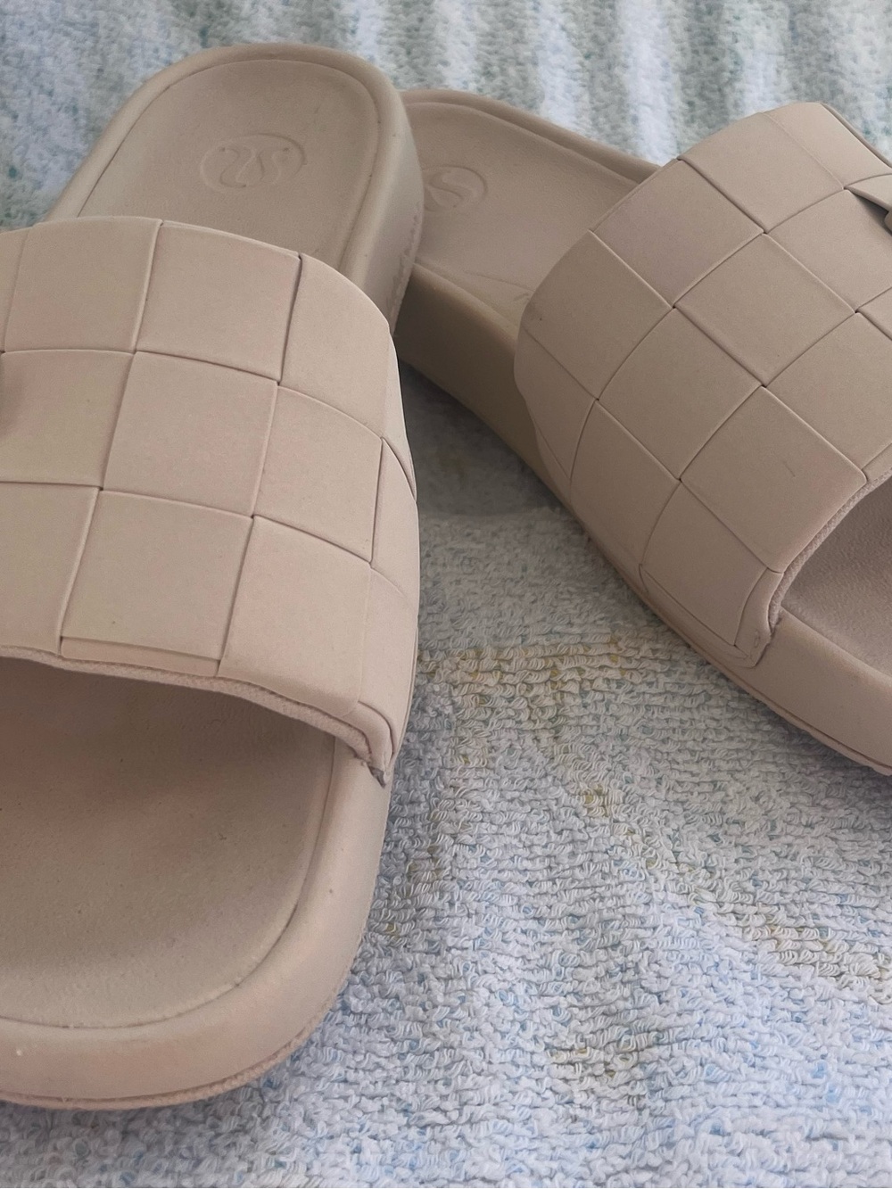 lululemon athletica Blush Woven Slide Sandals